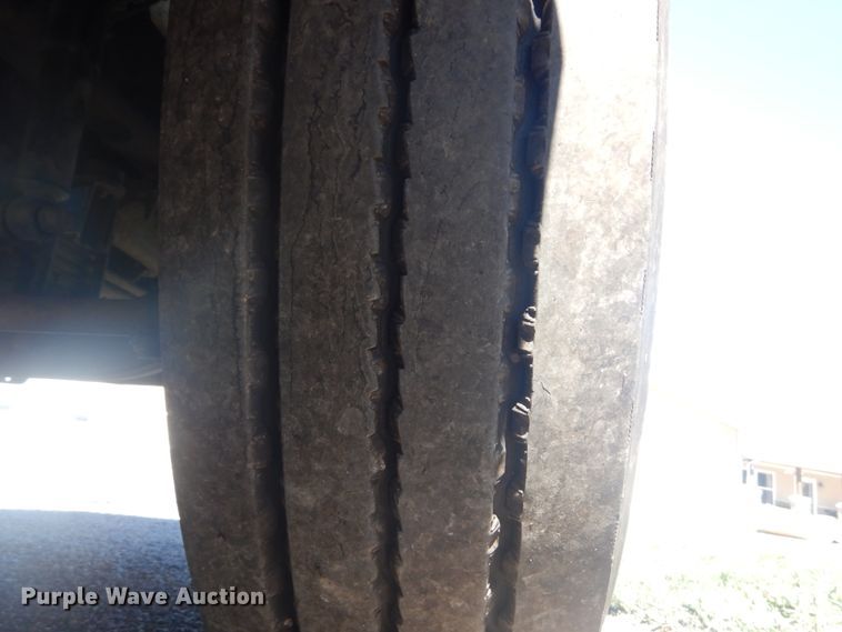 image for item JG9124 2012 Mack CHU600  semi truck