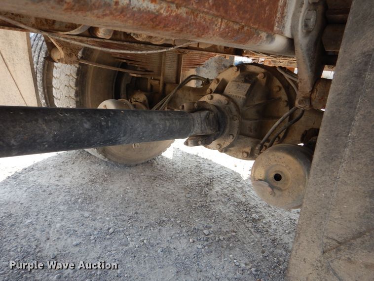 image for item JG9144 1987 Ford F700  flatbed truck