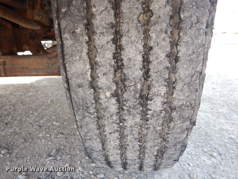 image for item JG9144 1987 Ford F700  flatbed truck