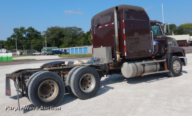 image for item JG9145 1999 Mack CH613  semi truck