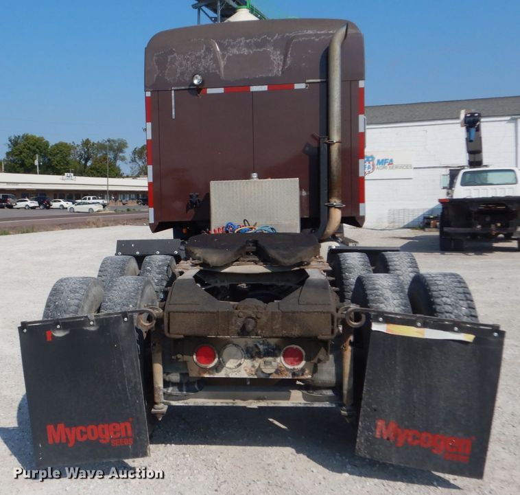 image for item JG9145 1999 Mack CH613  semi truck