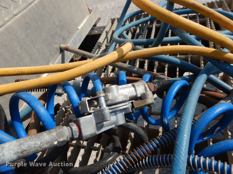 image for item JG9145 1999 Mack CH613  semi truck