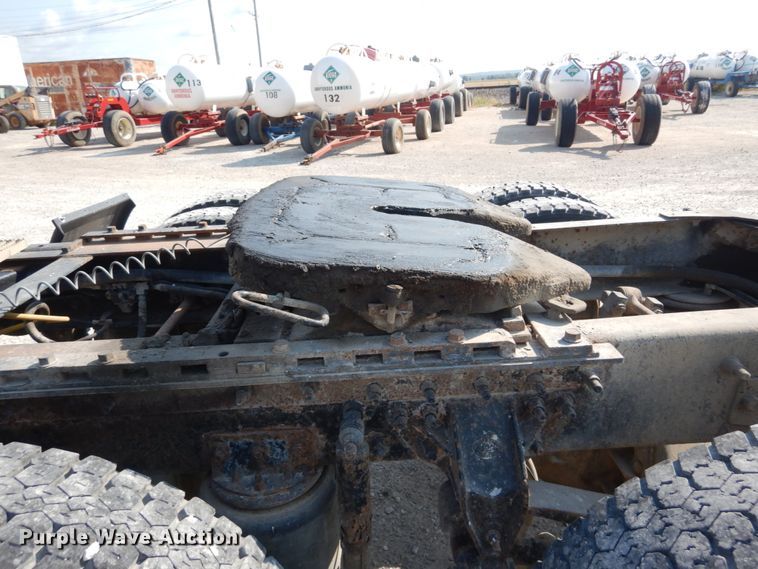 image for item JG9145 1999 Mack CH613  semi truck