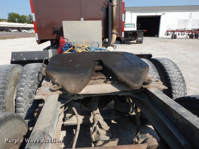 image for item JG9145 1999 Mack CH613  semi truck