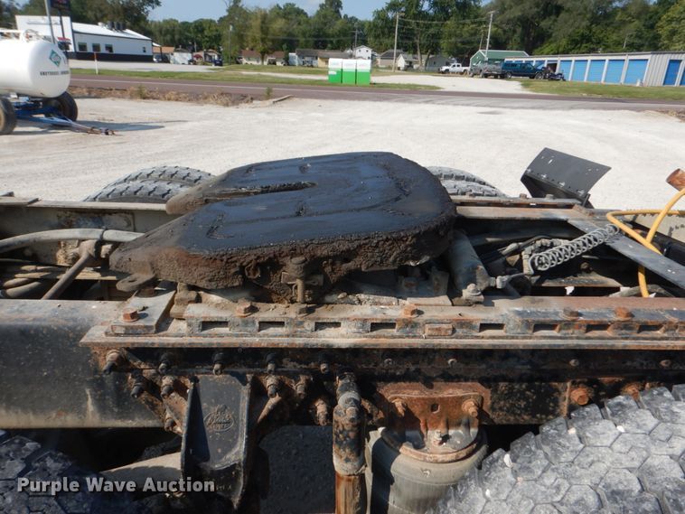 image for item JG9145 1999 Mack CH613  semi truck