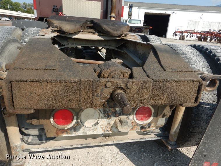 image for item JG9145 1999 Mack CH613  semi truck