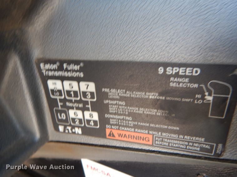 image for item JG9145 1999 Mack CH613  semi truck