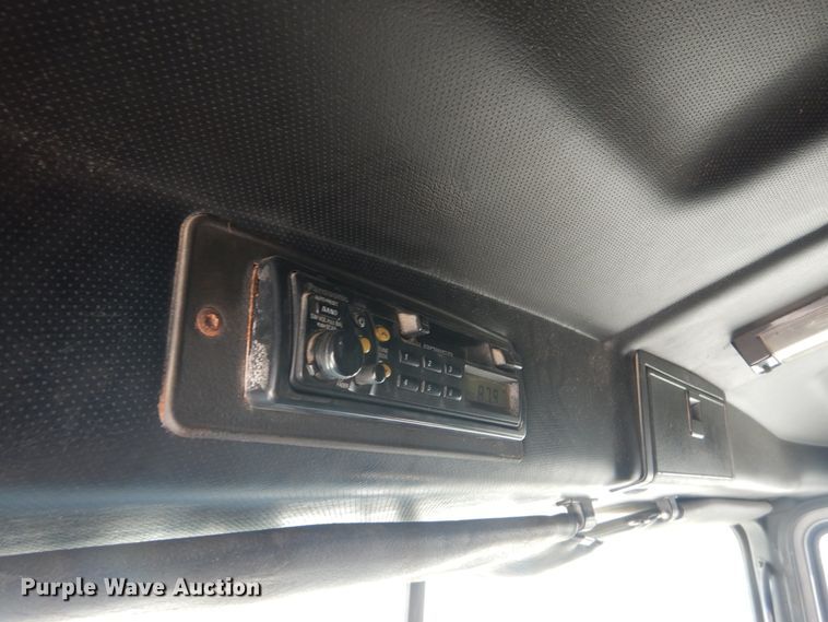 image for item JG9145 1999 Mack CH613  semi truck