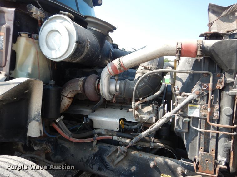 image for item JG9145 1999 Mack CH613  semi truck