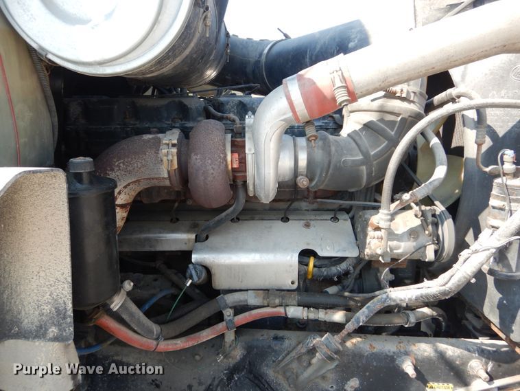 image for item JG9145 1999 Mack CH613  semi truck