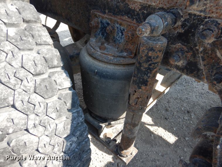 image for item JG9145 1999 Mack CH613  semi truck