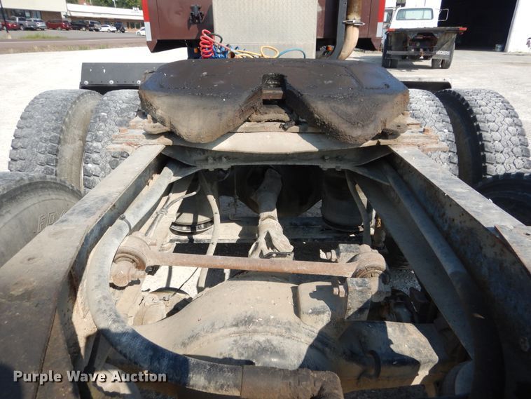 image for item JG9145 1999 Mack CH613  semi truck