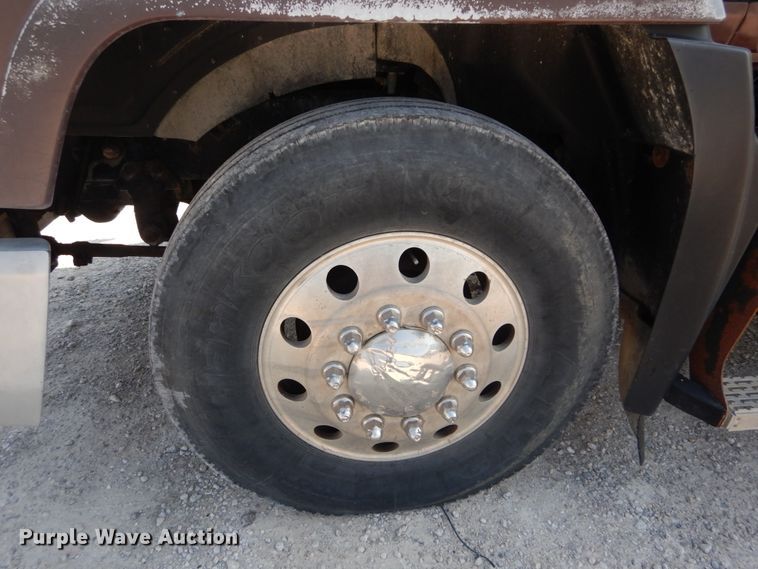 image for item JG9145 1999 Mack CH613  semi truck