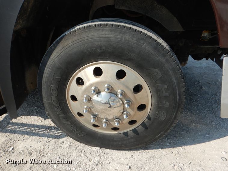 image for item JG9145 1999 Mack CH613  semi truck