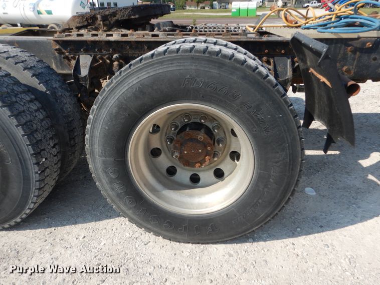 image for item JG9145 1999 Mack CH613  semi truck