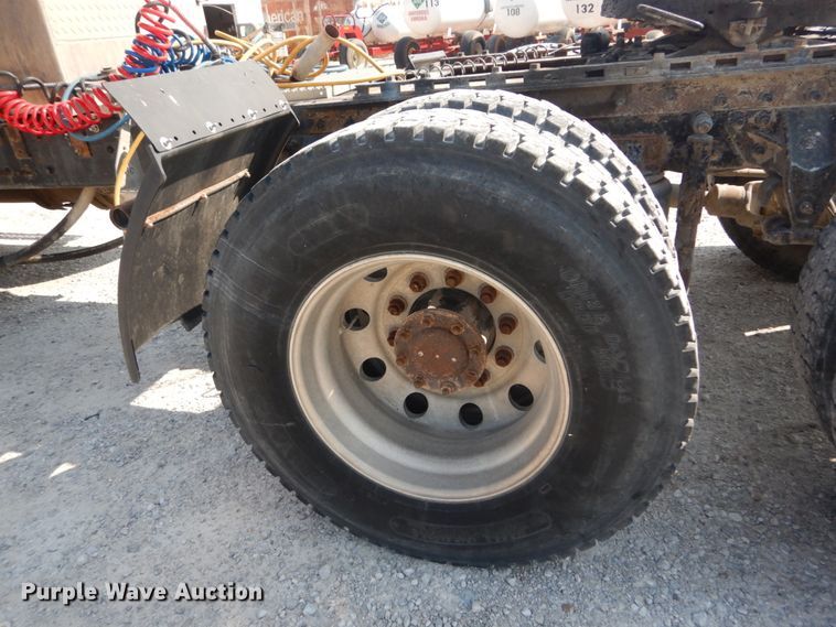 image for item JG9145 1999 Mack CH613  semi truck