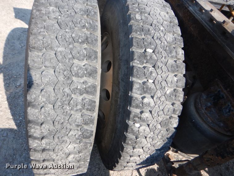 image for item JG9145 1999 Mack CH613  semi truck