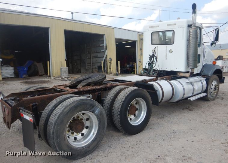 image for item JI9411 2007 Kenworth T800  semi truck