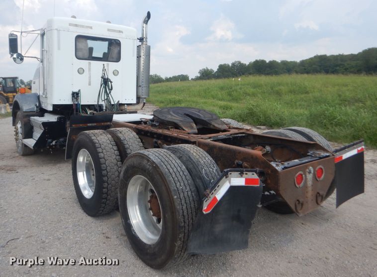 image for item JI9411 2007 Kenworth T800  semi truck