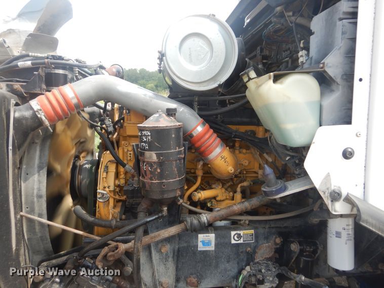 image for item JI9411 2007 Kenworth T800  semi truck