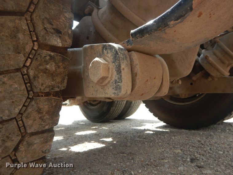 image for item JI9411 2007 Kenworth T800  semi truck