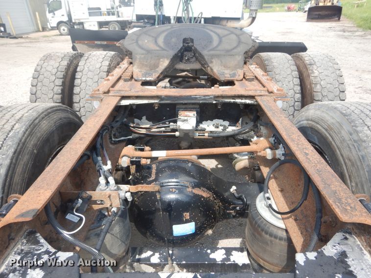 image for item JI9411 2007 Kenworth T800  semi truck