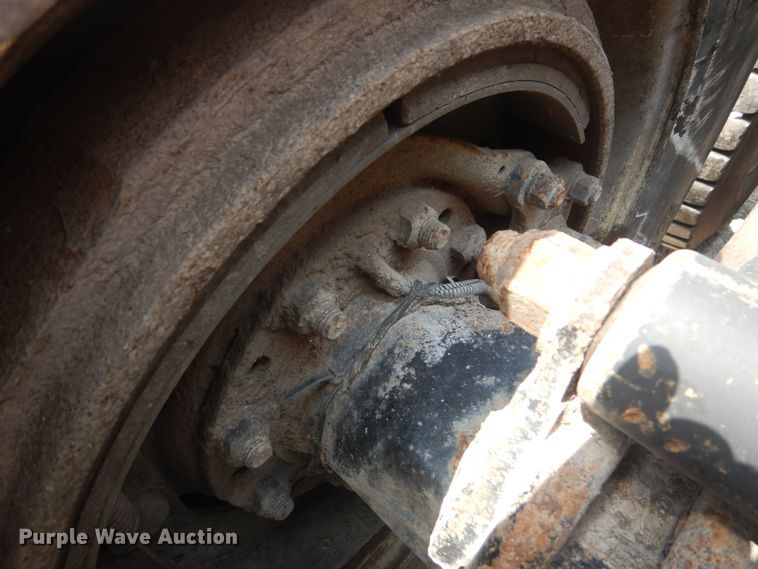 image for item JI9411 2007 Kenworth T800  semi truck