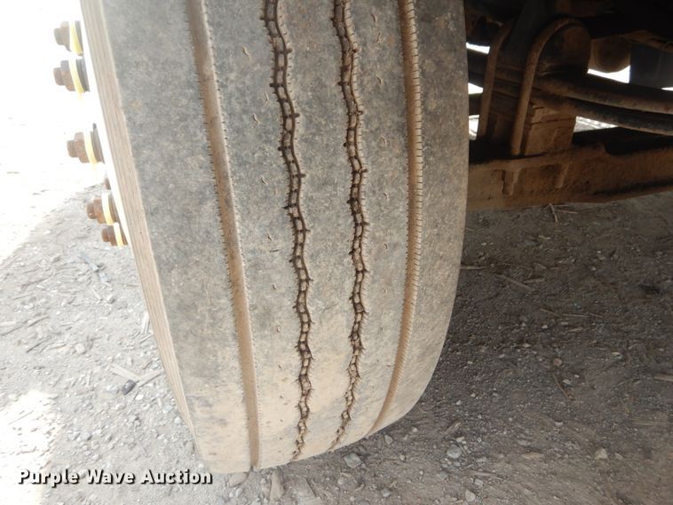 image for item JI9411 2007 Kenworth T800  semi truck