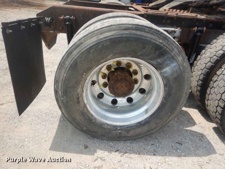 image for item JI9411 2007 Kenworth T800  semi truck