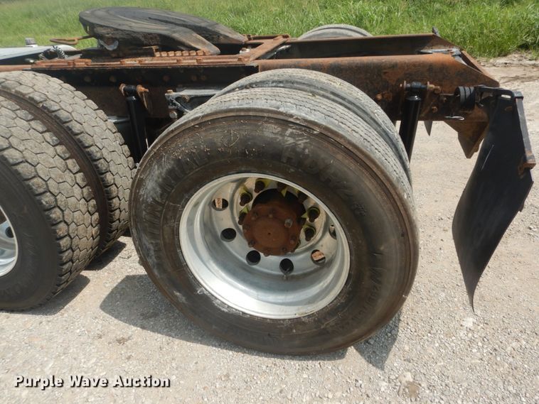 image for item JI9411 2007 Kenworth T800  semi truck