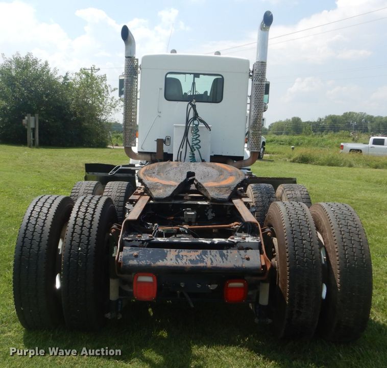 image for item JI9414 2008 Kenworth T800  semi truck