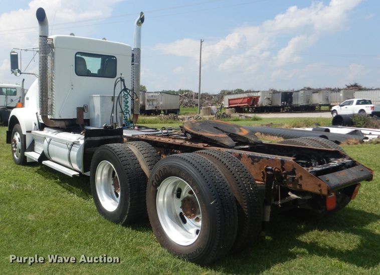 image for item JI9414 2008 Kenworth T800  semi truck