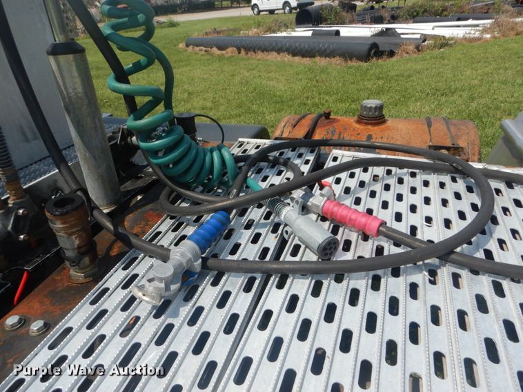 image for item JI9414 2008 Kenworth T800  semi truck