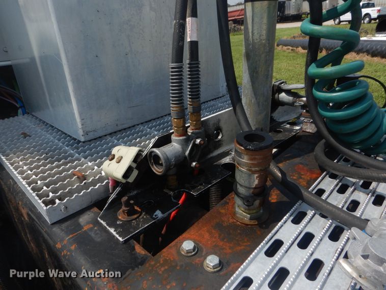 image for item JI9414 2008 Kenworth T800  semi truck