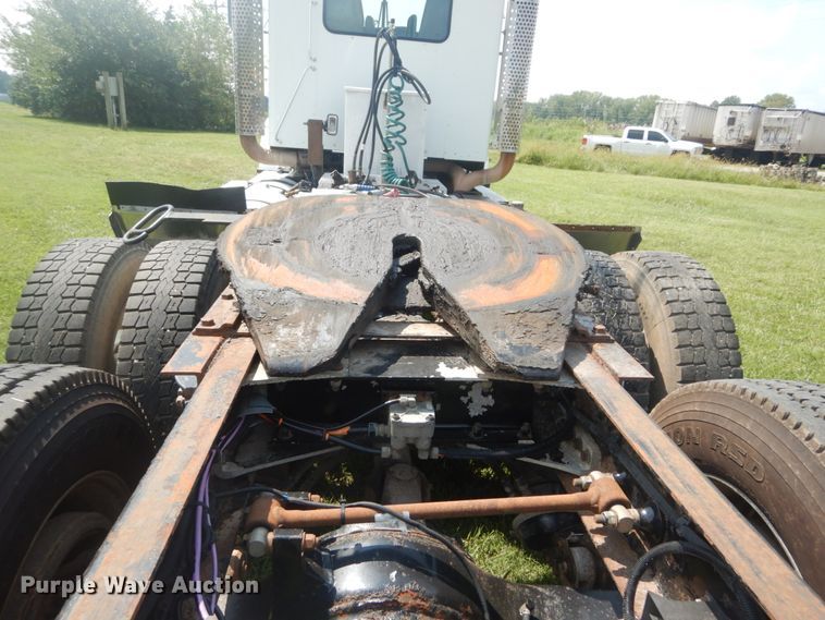 image for item JI9414 2008 Kenworth T800  semi truck