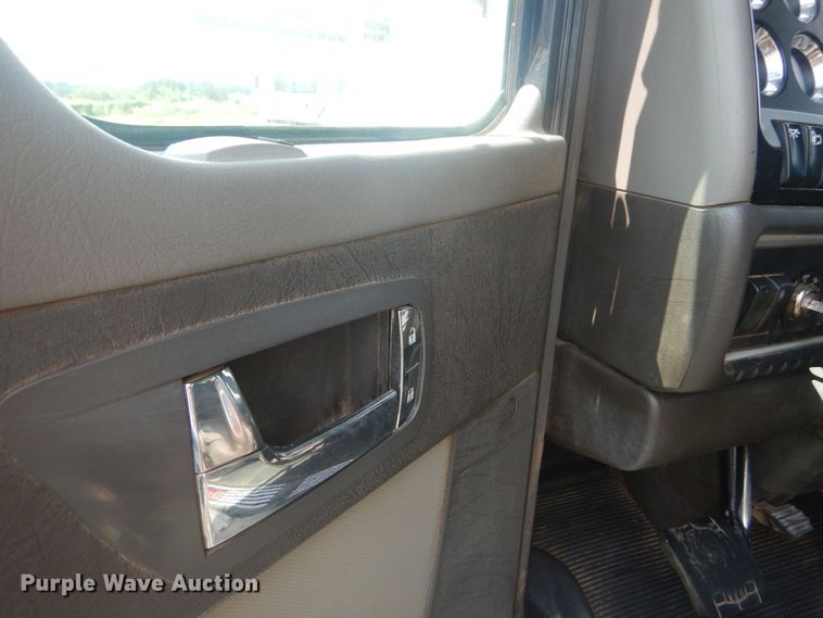 image for item JI9414 2008 Kenworth T800  semi truck