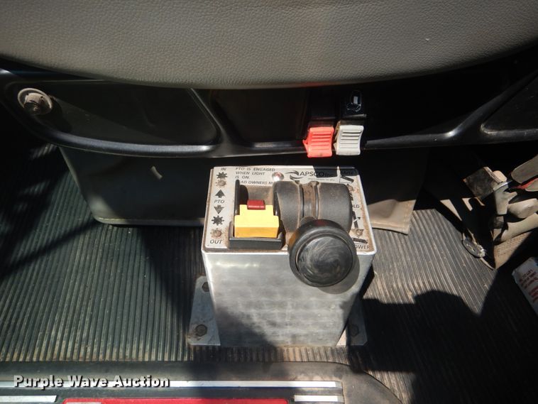 image for item JI9414 2008 Kenworth T800  semi truck