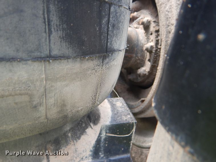 image for item JI9414 2008 Kenworth T800  semi truck