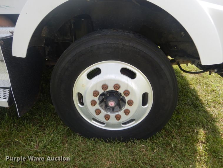 image for item JI9414 2008 Kenworth T800  semi truck