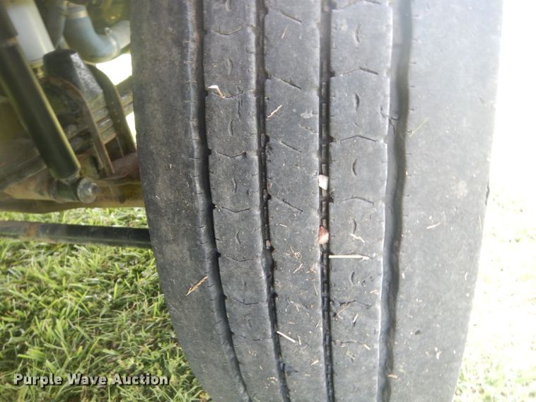 image for item JI9414 2008 Kenworth T800  semi truck