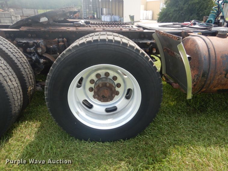 image for item JI9414 2008 Kenworth T800  semi truck