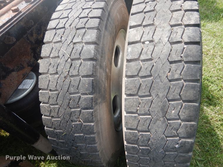 image for item JI9414 2008 Kenworth T800  semi truck