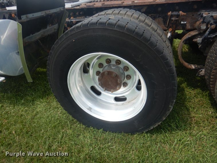 image for item JI9414 2008 Kenworth T800  semi truck