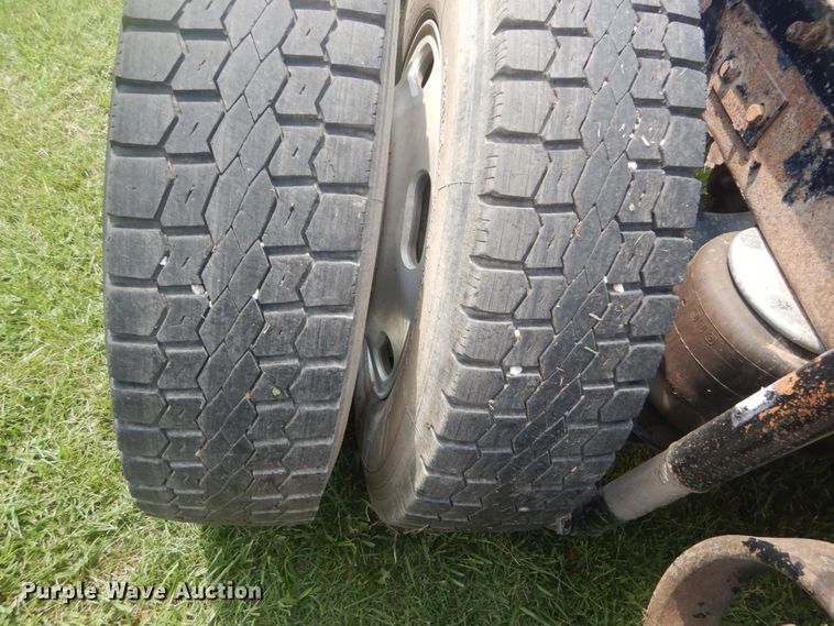 image for item JI9414 2008 Kenworth T800  semi truck