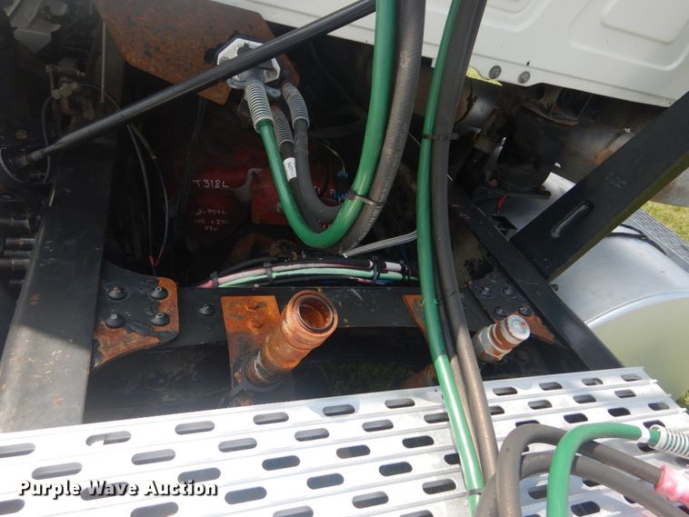 image for item JI9415 2006 Mack CH600  semi truck