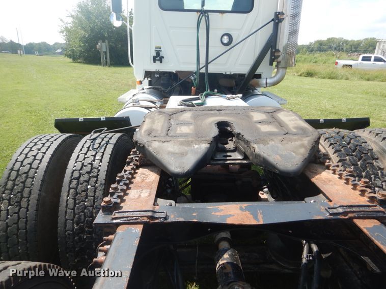 image for item JI9415 2006 Mack CH600  semi truck