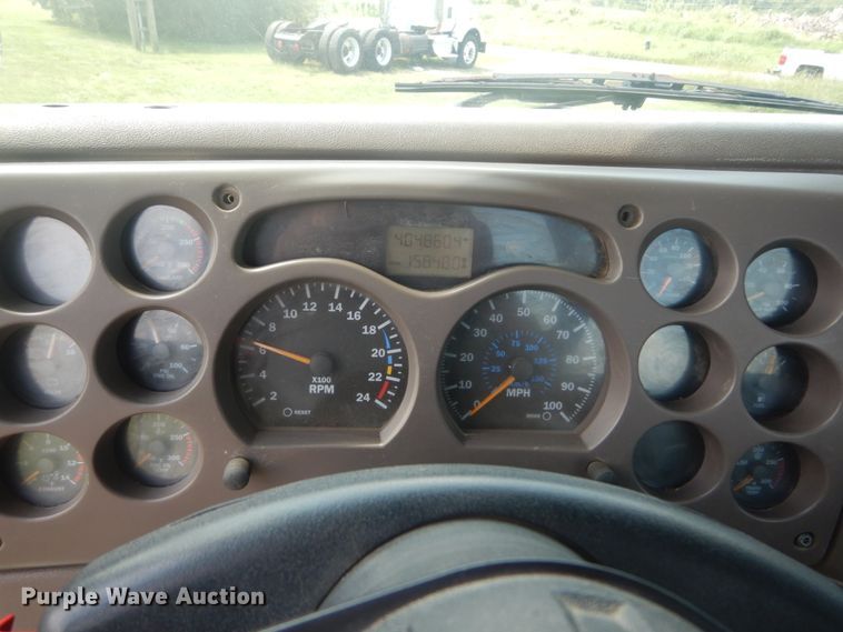 image for item JI9415 2006 Mack CH600  semi truck