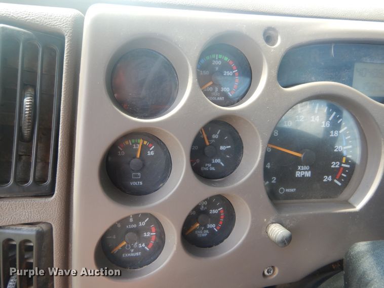 image for item JI9415 2006 Mack CH600  semi truck