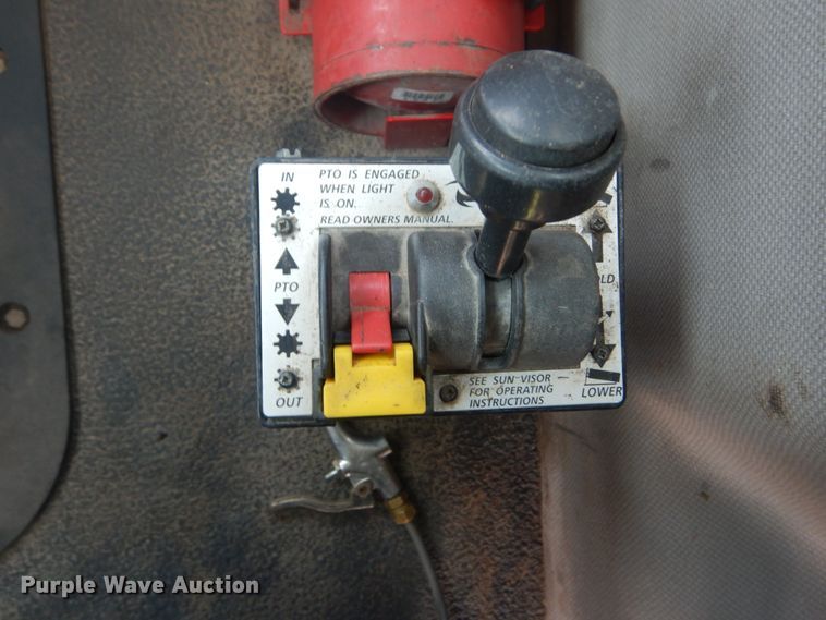 image for item JI9415 2006 Mack CH600  semi truck