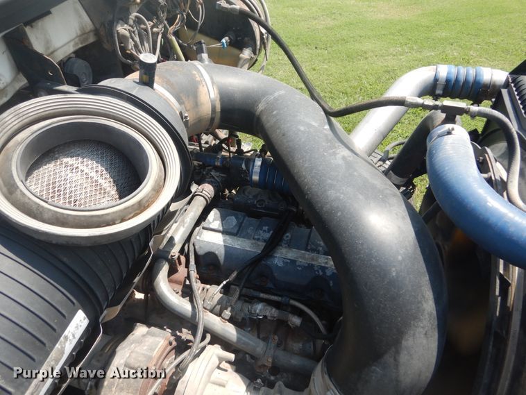 image for item JI9415 2006 Mack CH600  semi truck